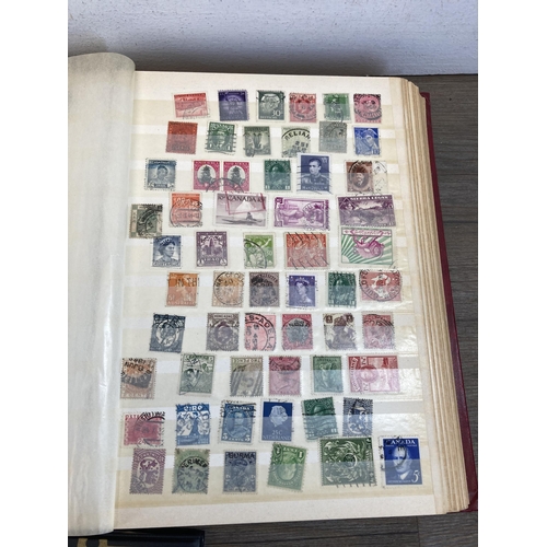 625 - Six albums containing a collection of worldwide stamps