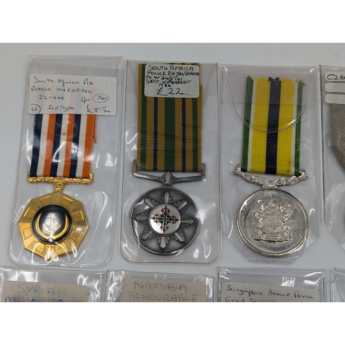 2147 - Ten various medals to include Syrian Medal For Bravery, Singapore Armed Forces Good Service, Namibia... 