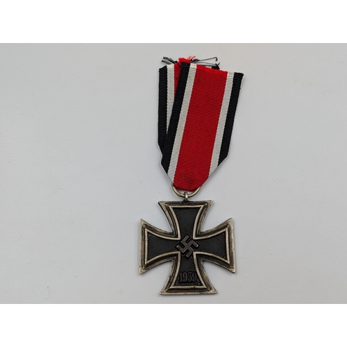 2156 - A WWII German Iron Cross 2nd class medal