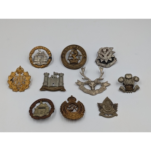 2195 - Ten military badges