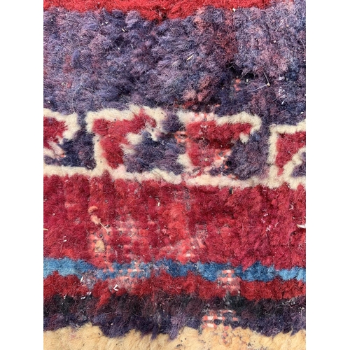 7 - A 20th century Kashqai rug - approx. 260cm x 168cm