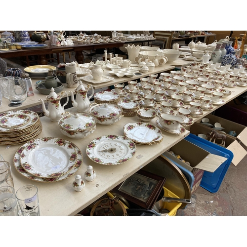 512 - An approx. 166 piece Royal Albert Old Country Roses bone china dinner, tea and coffee service