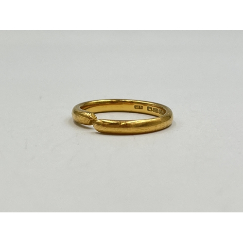 2013 - A hallmarked Birmingham 22ct gold wedding band for scrap - approx. gross weight 4g