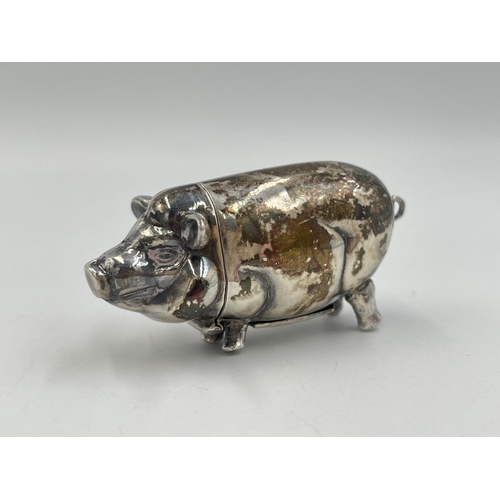 2018 - A .925 silver novelty pig vesta case - approx. gross weight 38.6g and 6cm long