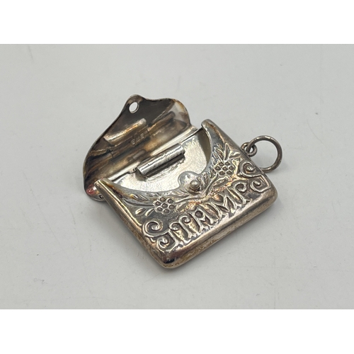 2020 - A .925 silver envelope stamp holder - approx. gross weight 7.5g and 2.5cm high x 3cm wide