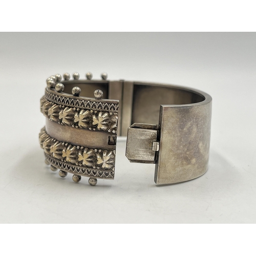 2028 - A Victorian Robert James Dick hallmarked Birmingham silver bangle with bead decoration, dated 1886 -... 