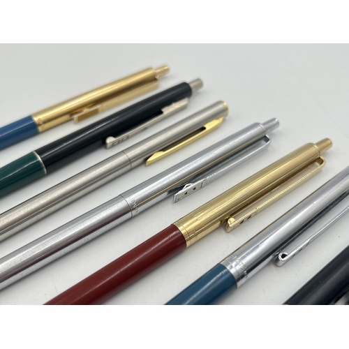 2061 - Eight Paper Mate retractable ballpoint pens