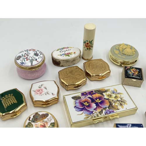 2065 - A collection of trinket/pill boxes to include Crummles 'Congratulations' enamel, Alastor enamel etc.