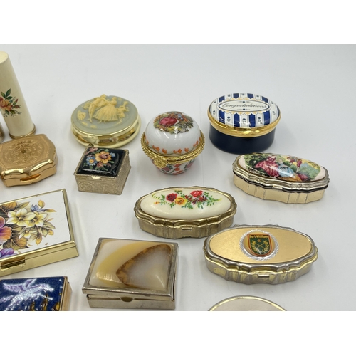 2065 - A collection of trinket/pill boxes to include Crummles 'Congratulations' enamel, Alastor enamel etc.