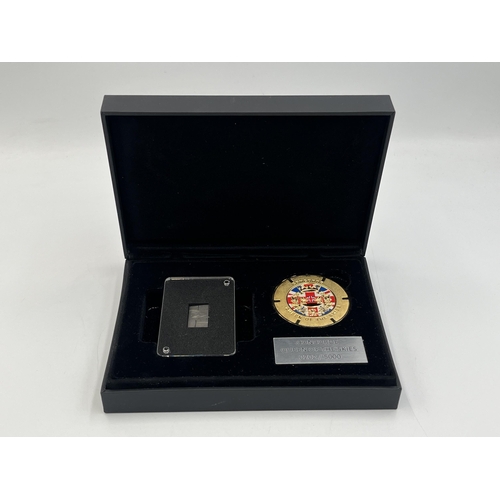 2075 - Two coin cases, one containing 1994 and 1995 Isle of Man one crowns and one containing 'Concorde Que... 