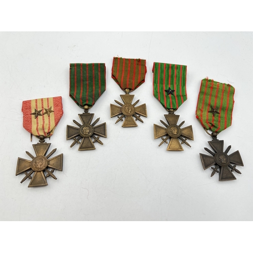 2121 - Five French Croix de Guerre medals, four WWI and one WWII