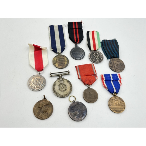 2124 - Ten various medals to include Indian Independence 1947, Polish Voluntary Fire Brigade, Greek 1940-19... 