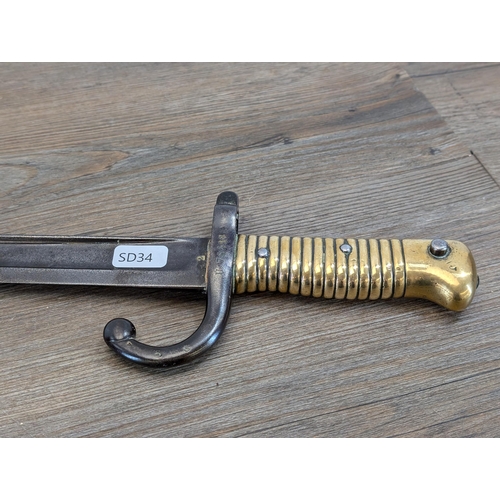 2089 - A French M1866 Chassepot bayonet, numbered 'U76418' - approx. 70cm long including handle