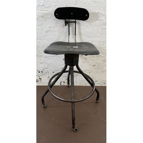 80 - A 1950s Evertaut industrial adjustable desk chair - approx. 93cm high