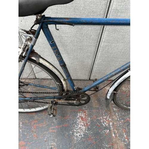 1005 - A vintage men's Carlton road bike