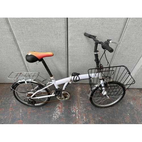 1007 - An unbranded unisex folding bike