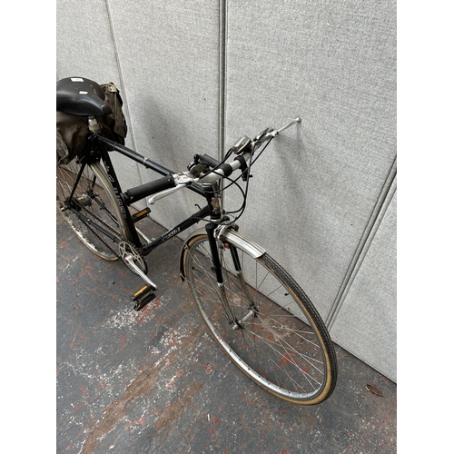 1013 - A vintage men's Falcon road bike