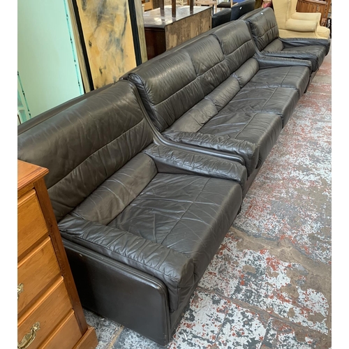 153 - A mid 20th century Gimson Slater brown leather upholstered three piece lounge suite - sofa approx. 8... 