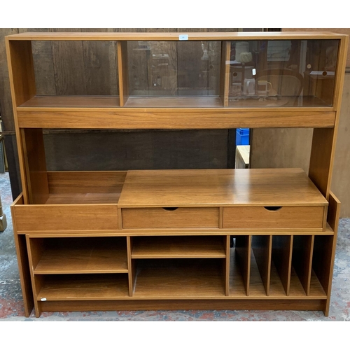 165 - A mid 20th century Swedish Abra Musikbank teak extending media cabinet - approx. (when closed) 138.5... 