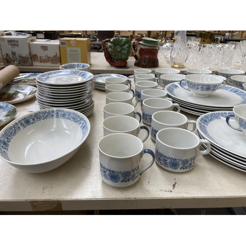 503 - An approx. seventy seven piece Royal Doulton Cranbourne ceramic dinner service