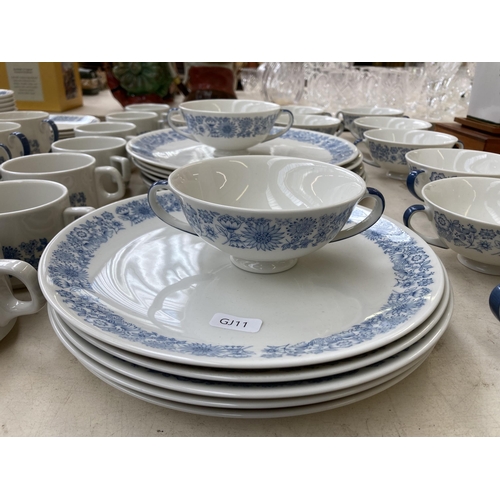 503 - An approx. seventy seven piece Royal Doulton Cranbourne ceramic dinner service