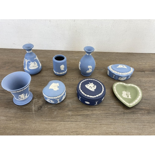 514 - Twelve pieces of Wedgwood Jasperware to include pale blue table lighter, three pale blue trinket box... 