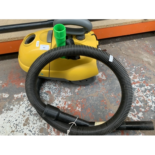 942 - An Electrolux 144w cylinder vacuum cleaner