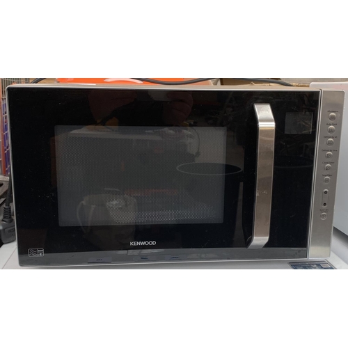 960 - A Kenwood K23SM17 800w 23L microwave oven