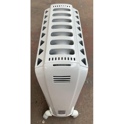 966 - A De'Longhi Dragon 4 electric radiator