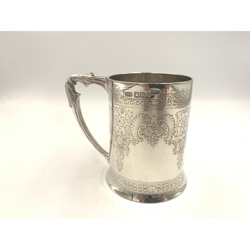 2133 - A Victorian Walker & Hall hallmarked Sheffield silver engraved tankard, dated 1892 - approx. gross w... 