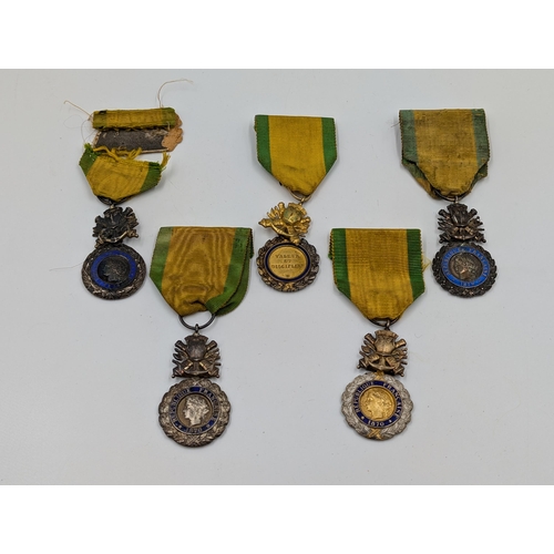 2148 - Five WWI French military Medaille Militaire Valeur Et Discipline medals