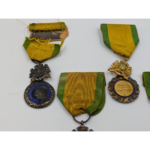 2148 - Five WWI French military Medaille Militaire Valeur Et Discipline medals