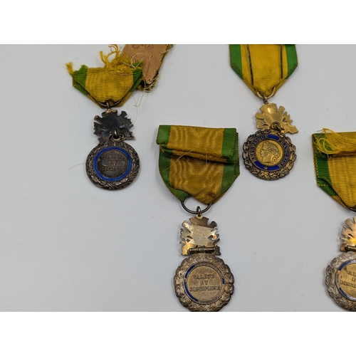 2148 - Five WWI French military Medaille Militaire Valeur Et Discipline medals