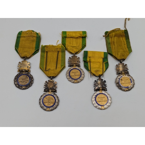 2150 - Five WWI French military Medaille Militaire Valeur Et Discipline medals