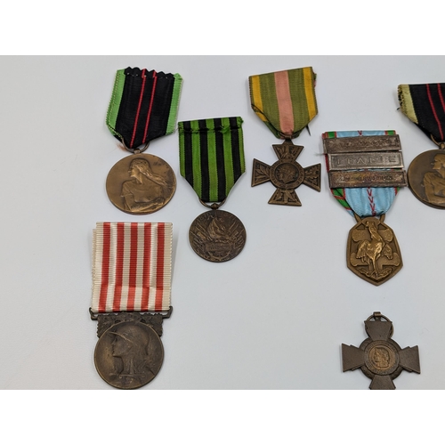 2154 - Ten French and Belgian WWI and WWII military medals to include Croix de Valeur, Combattant Volontair... 