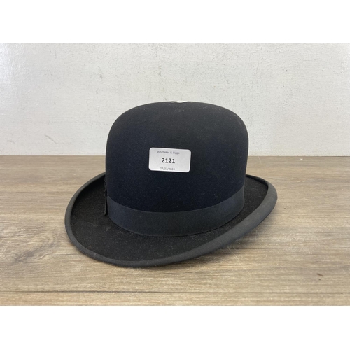 2121 - A vintage Dunn & Co. Ltd bowler hat