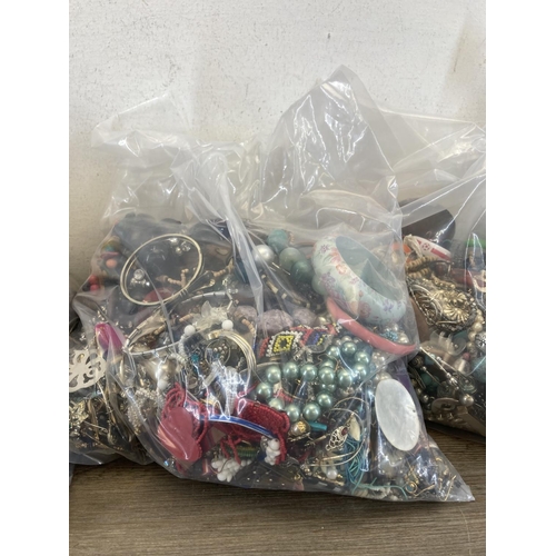 2126 - Approx. 20kg of assorted costume jewellery