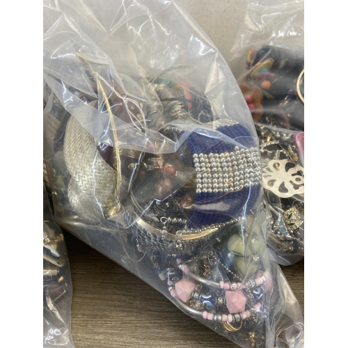 2126 - Approx. 20kg of assorted costume jewellery