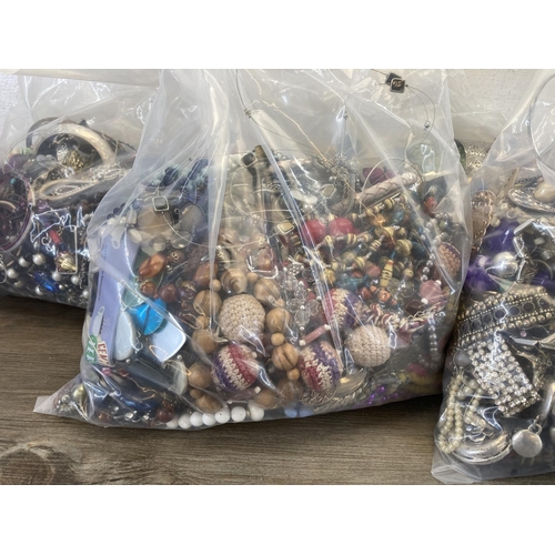 2128 - Approx. 20kg of assorted costume jewellery