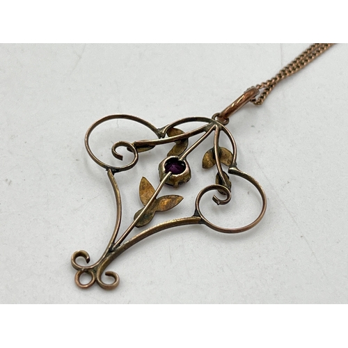 2050 - An Art Nouveau 9ct gold amethyst floral lavalier pendant necklace - approx. gross weight 3g