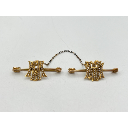 2052 - Two late 19th/early 20th century 15ct gold and seed pearl initial monogram pin brooches - approx. gr... 