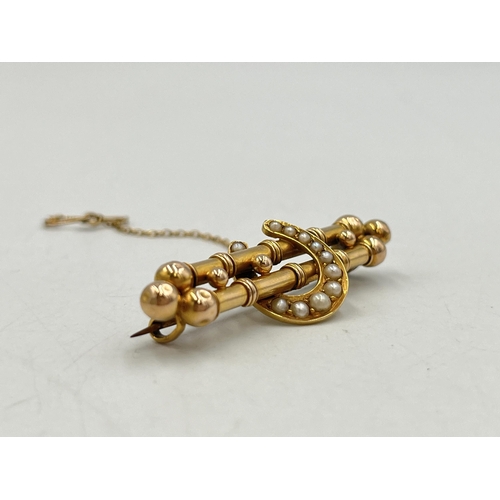 2069 - An antique hallmarked gold seed pearl horseshoe pin brooch - approx. gross weight 5.5g