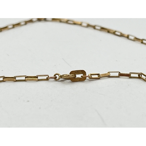 2082 - A 9ct gold T-bar pendant necklace - approx. gross weight 3.2g and 26cm long when clasped