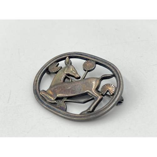 2088 - A Georg Jensen no. 256 'Kneeling Deer' .925 sterling silver brooch - approx. gross weight 16g