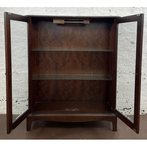 38 - A Stag Minstrel mahogany display cabinet - approx. 100cm high x 80cm wide x 25cm deep