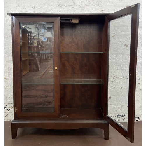 38 - A Stag Minstrel mahogany display cabinet - approx. 100cm high x 80cm wide x 25cm deep