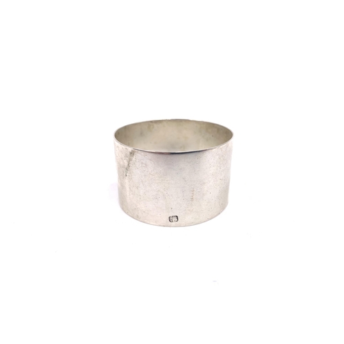 2103 - Six silver napkin rings, five hallmarked Birmingham silver and one stamped silver - approx. gross we... 