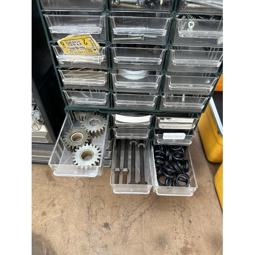 1031 - Four stackable fixture and fitting trays