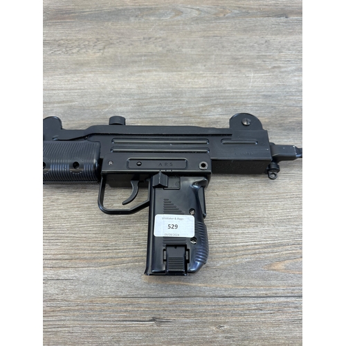 529 - A 4.5mm co2 powered BB Uzi