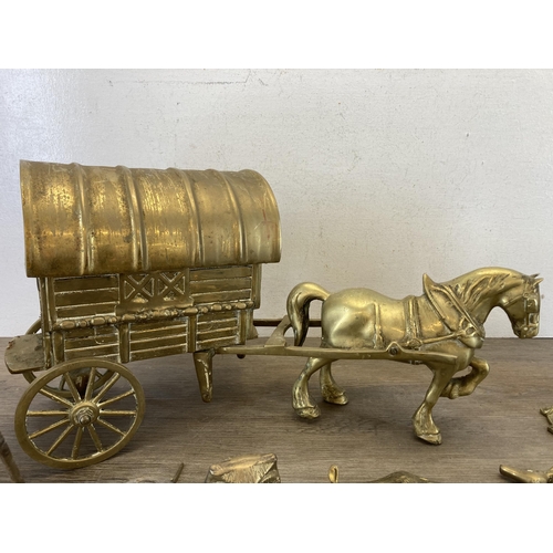 436 - A collection of vintage brassware to include large horse and cart, dog ornaments, horse brasses, can... 